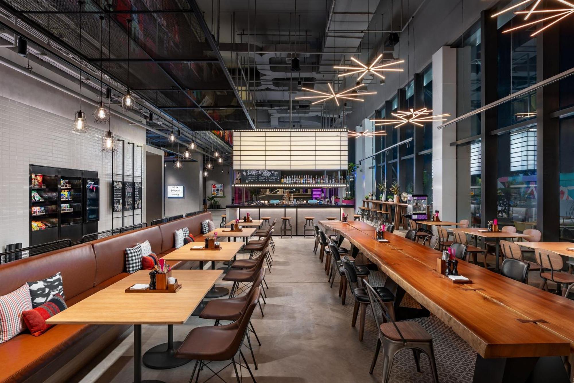 Moxy Bangkok Ratchaprasong Hotel Exterior foto