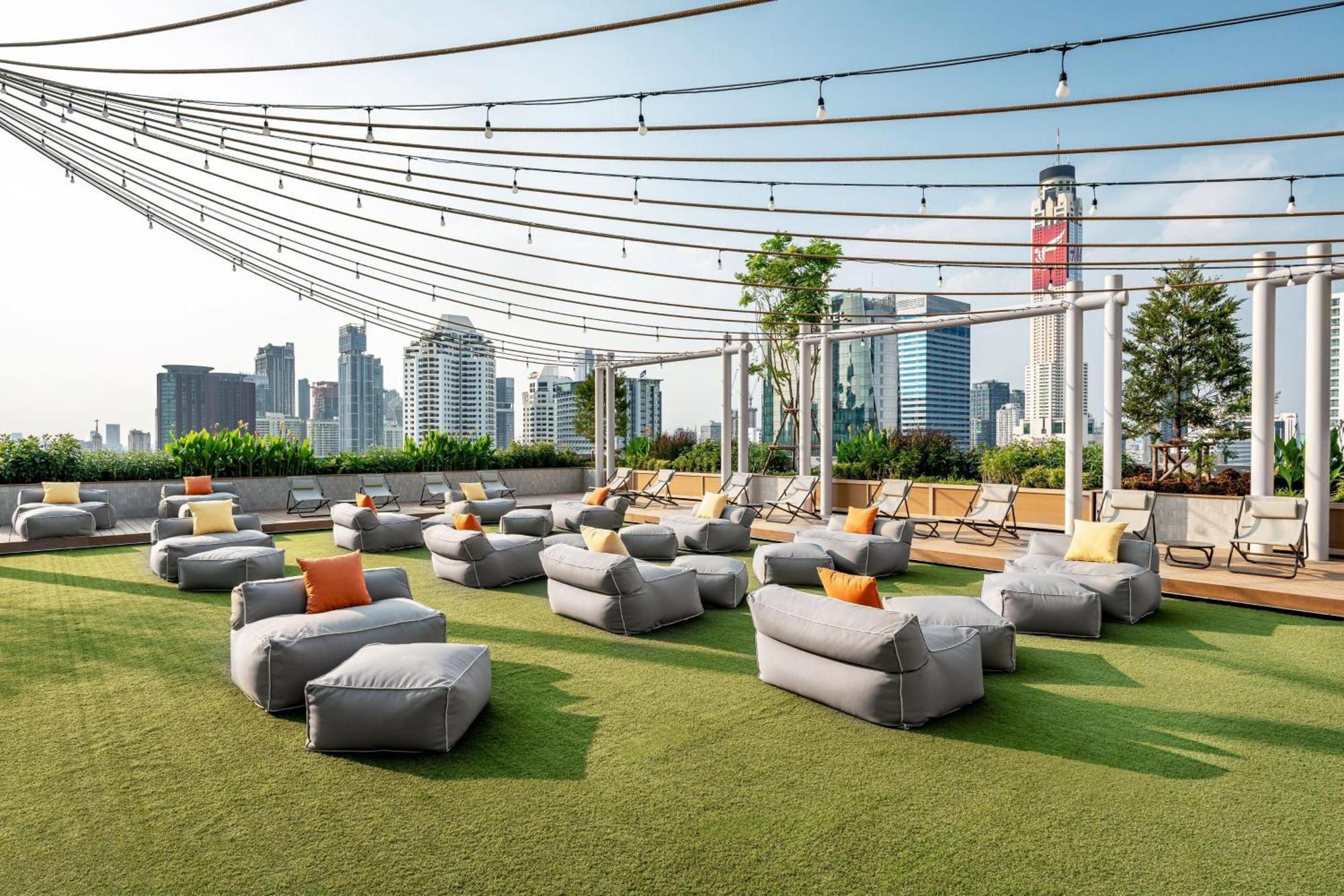 Moxy Bangkok Ratchaprasong Hotel Exterior foto